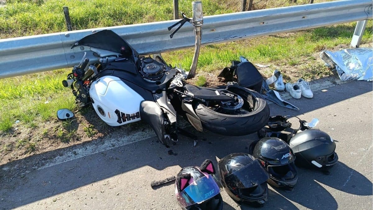 Jovem morre em acidente na BR-101 ao tentar cumprimentar amigo em outra moto em SC